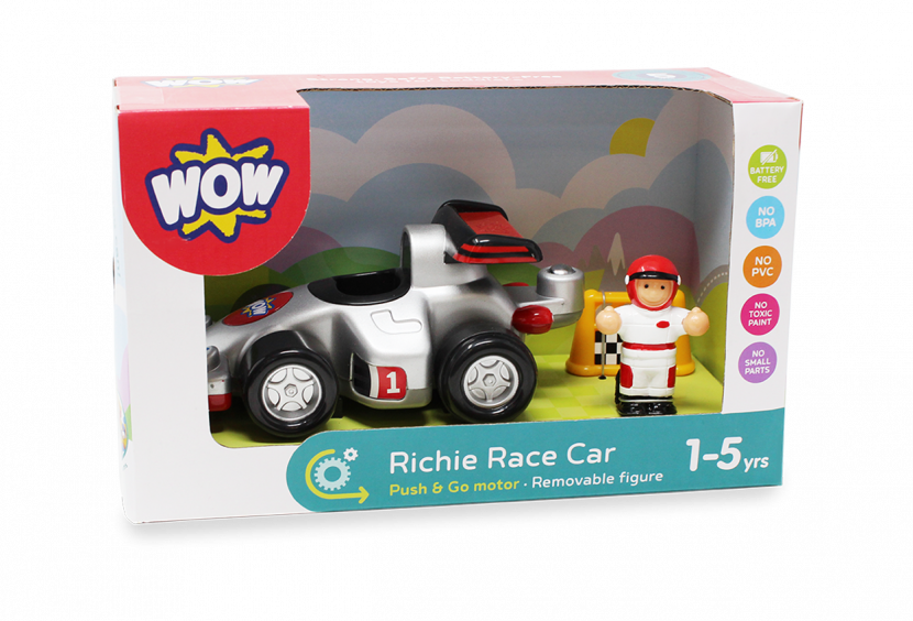 Richie et la voiture de course