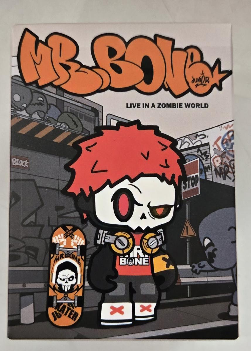 Blind box Figurine Mr.Bone Junior 2.0 - Live In A Zombie World