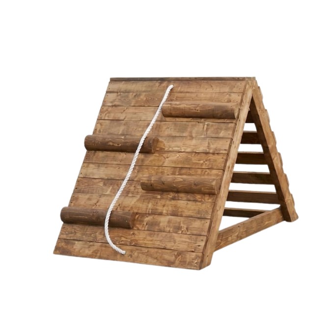 Mur d'escalade en bois et sa corde