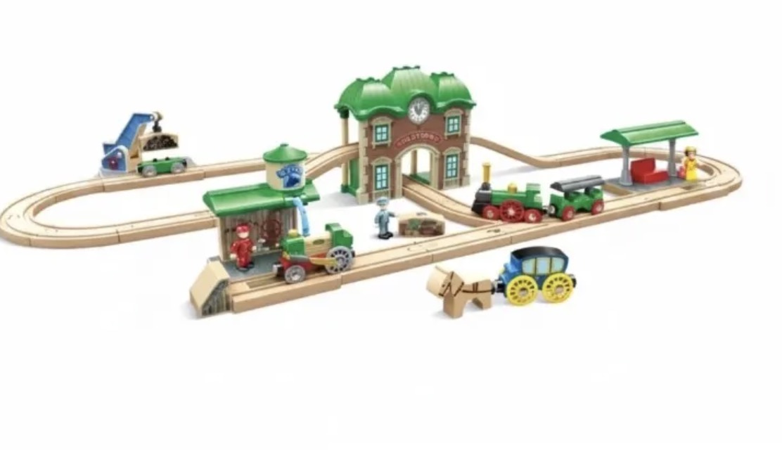 Train en bois et station retro