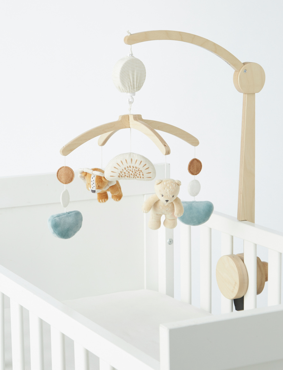 Mobile musical Babou & Kendi en bois - noukies