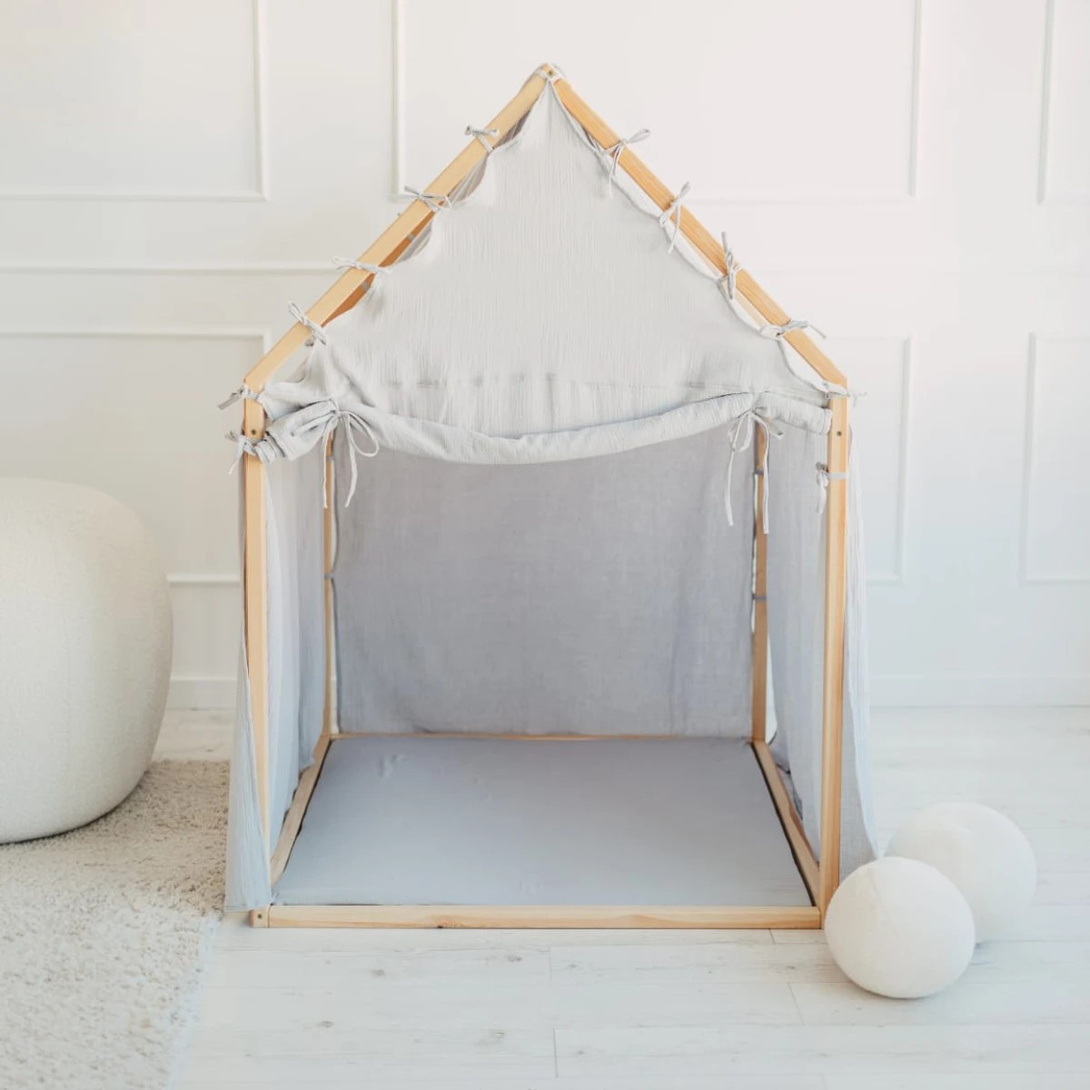 Cabane de jeu en bois et mousseline 106 x 106 x 150 cm, store enroulable — Gris
