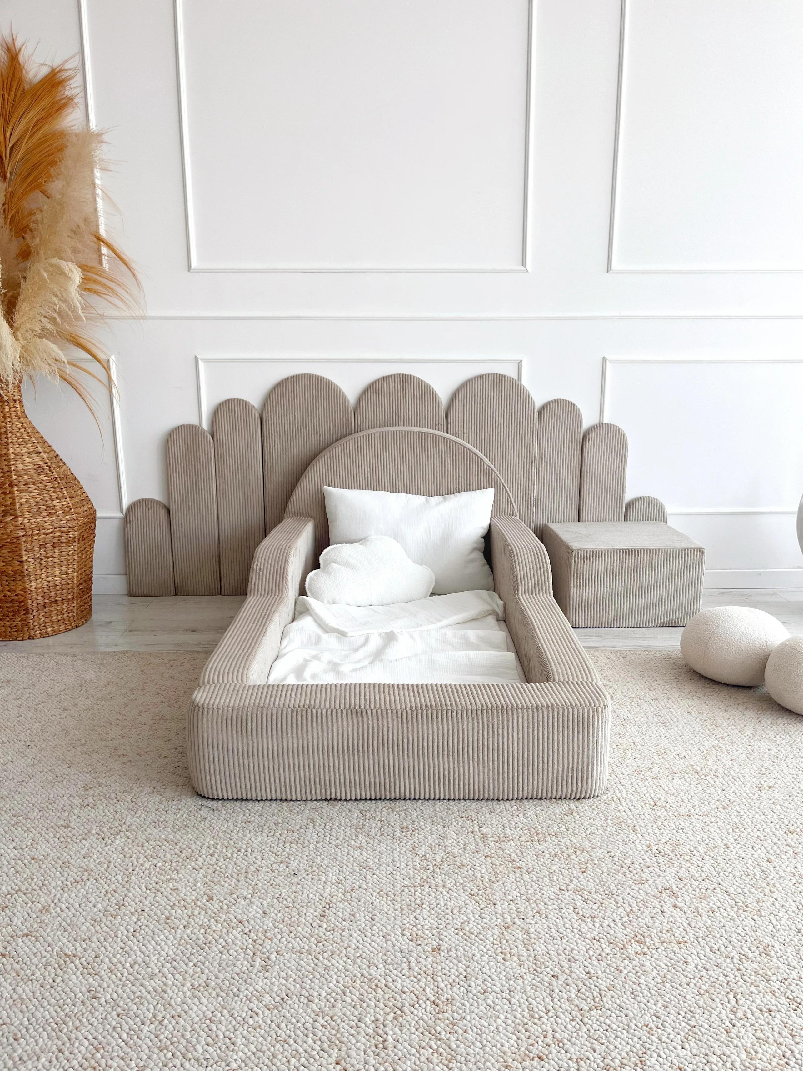 Lit enfant au sol en mousse 163 x 95 cm - couchage 70 x 140 cm, housse velours cotele beige