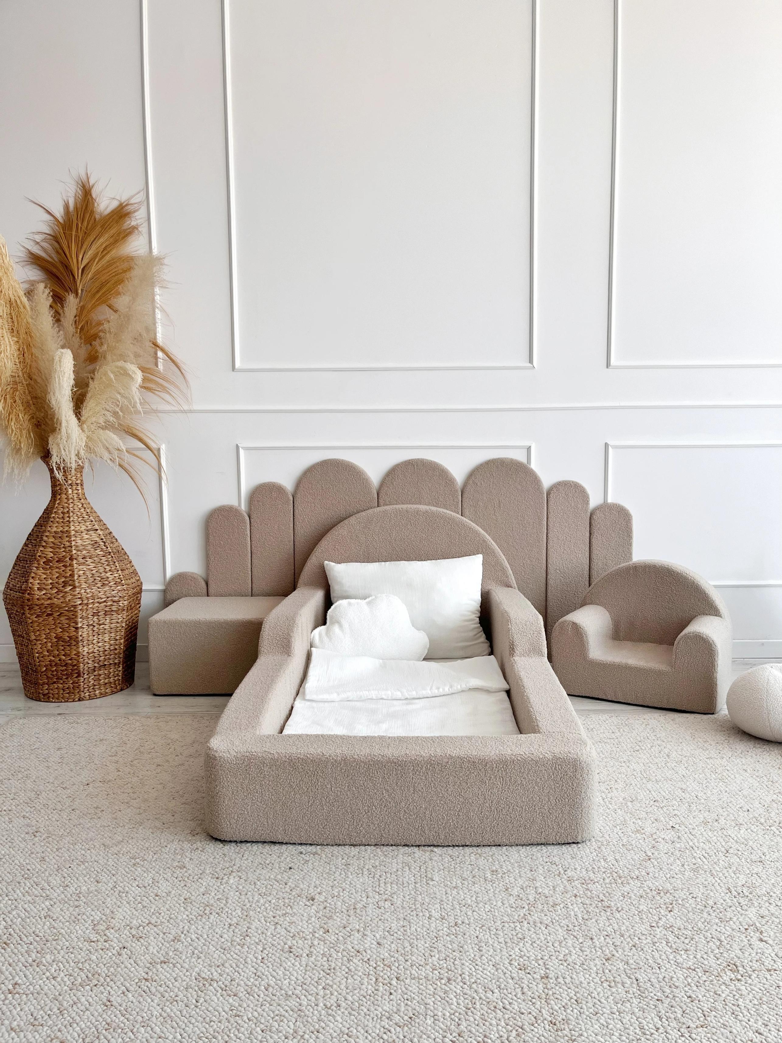 Lit enfant au sol en mousse 163 x 95 cm - couchage 70 x 140 cm, housse bouclette beige